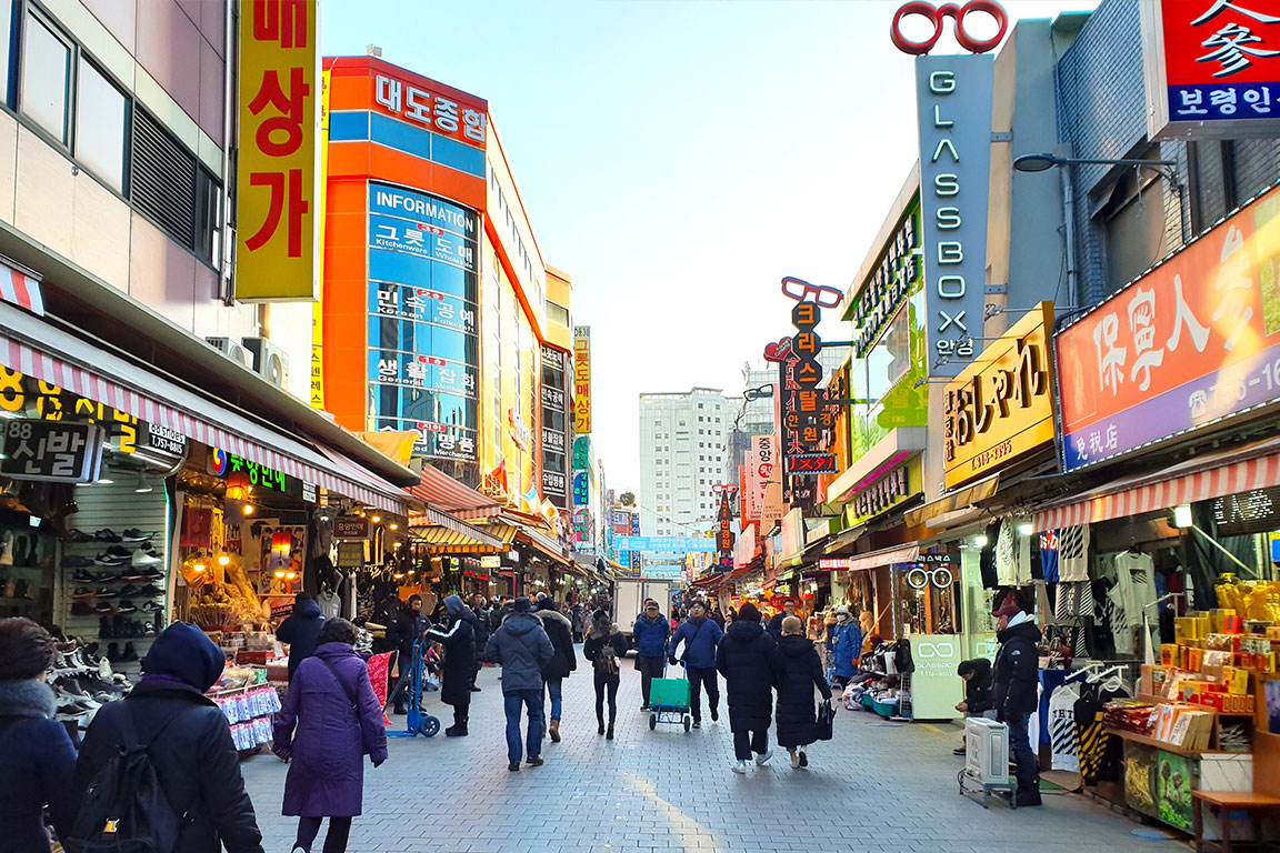 Gyeongbok Palace & Changdeokgung Palace One-day Cultural & Guided Tour IVwxghk4