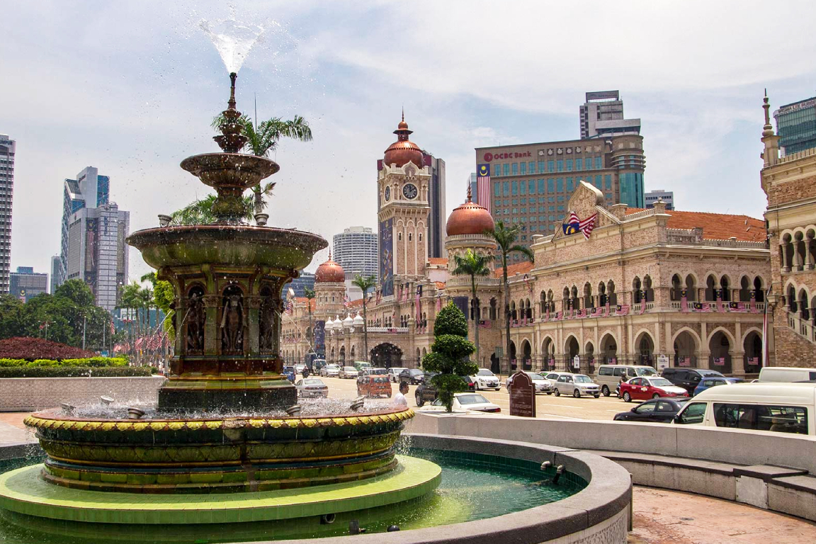 Kuala Lumpur Car Rental with Driver to Petronas Twin Tower and more eJB75Tj1
