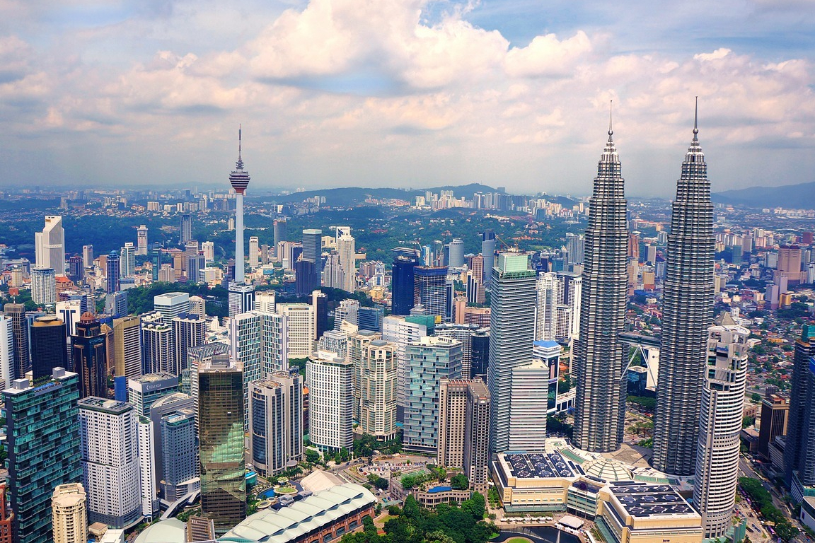 Kuala Lumpur Car Rental with Driver to Petronas Twin Tower and more AE5g3y9w