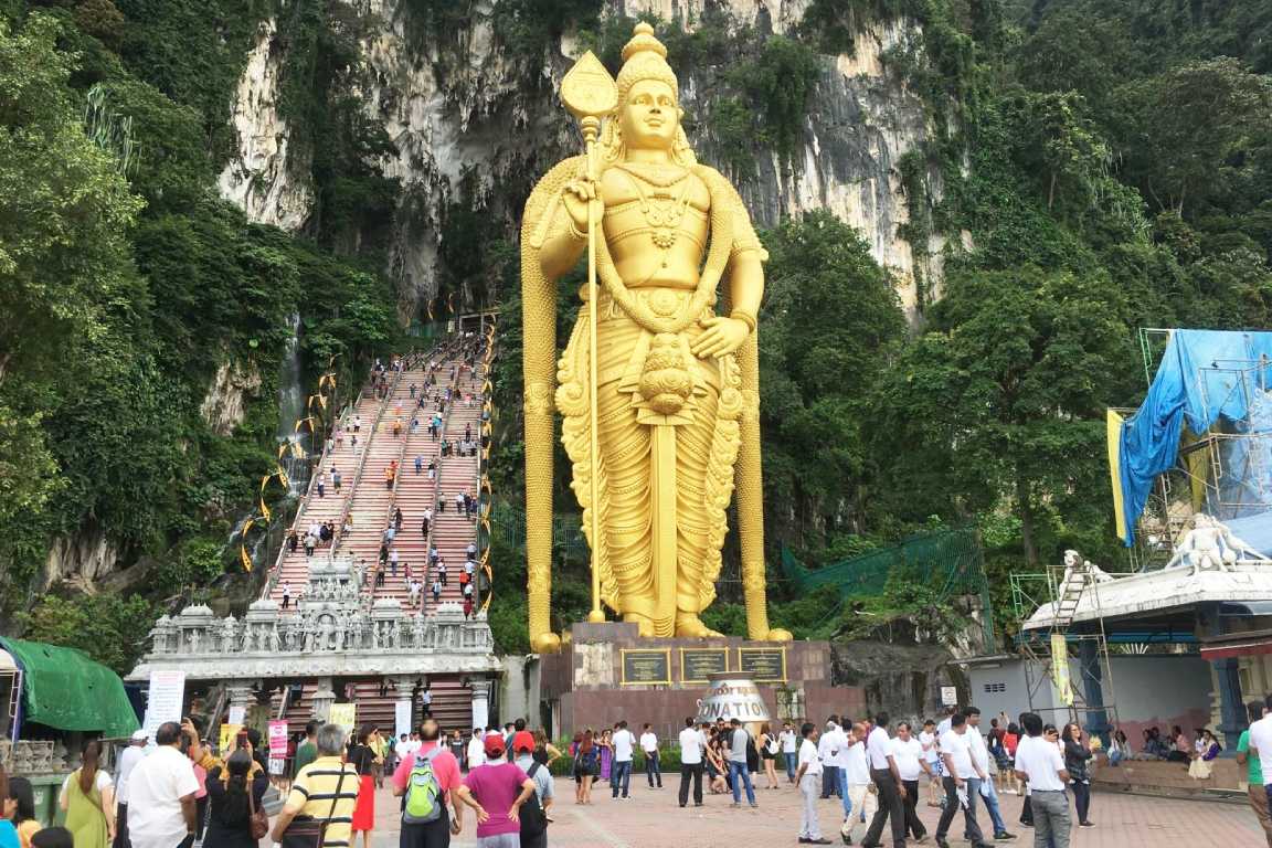 Kuala Lumpur Car Rental with Driver to Petronas Twin Tower and more 40hj0Xv5