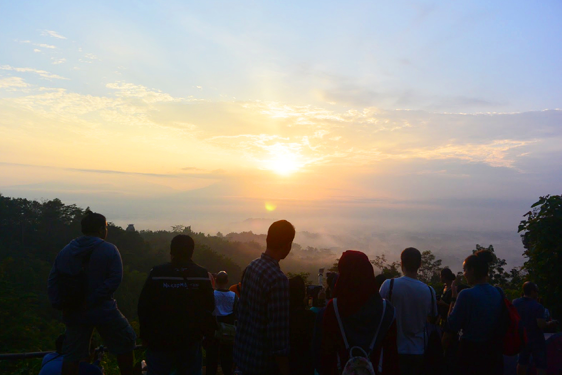 Sunrise at Punthuk Setumbu Tour by Arowisata (2).jpg