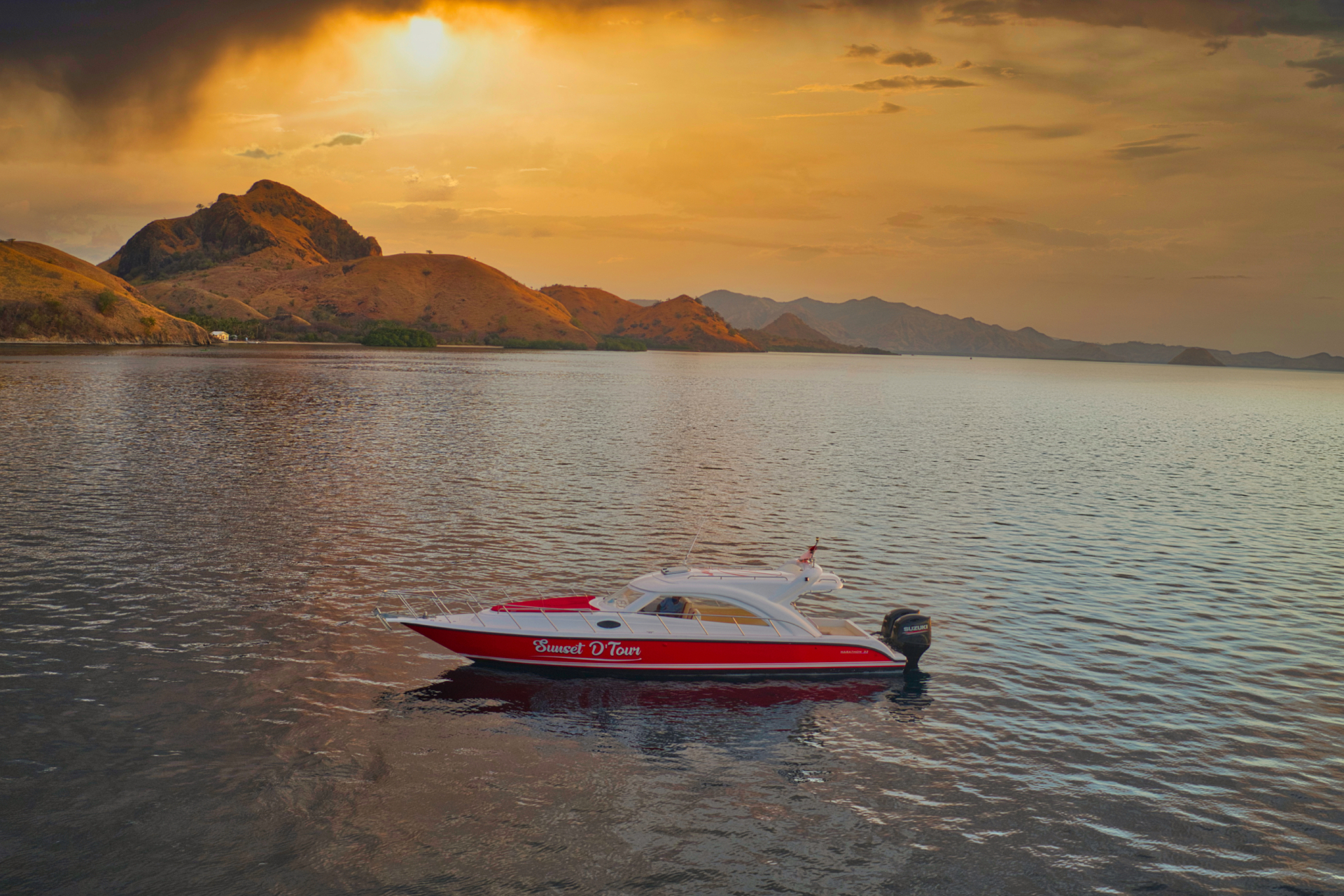 Sunset trip Komodo by dtour Komodo (6).jpg-backdrop