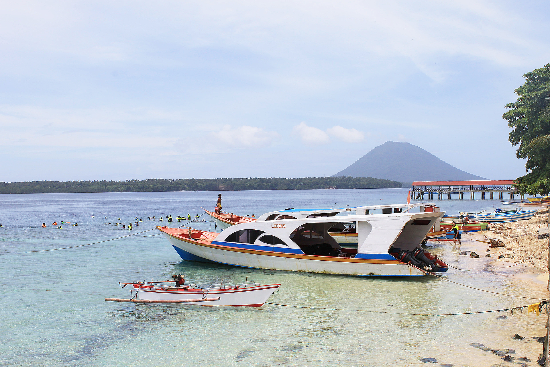 Bunaken - Siladen Snorkelling by Adventurindo Tour Nnt5MnkF-backdrop