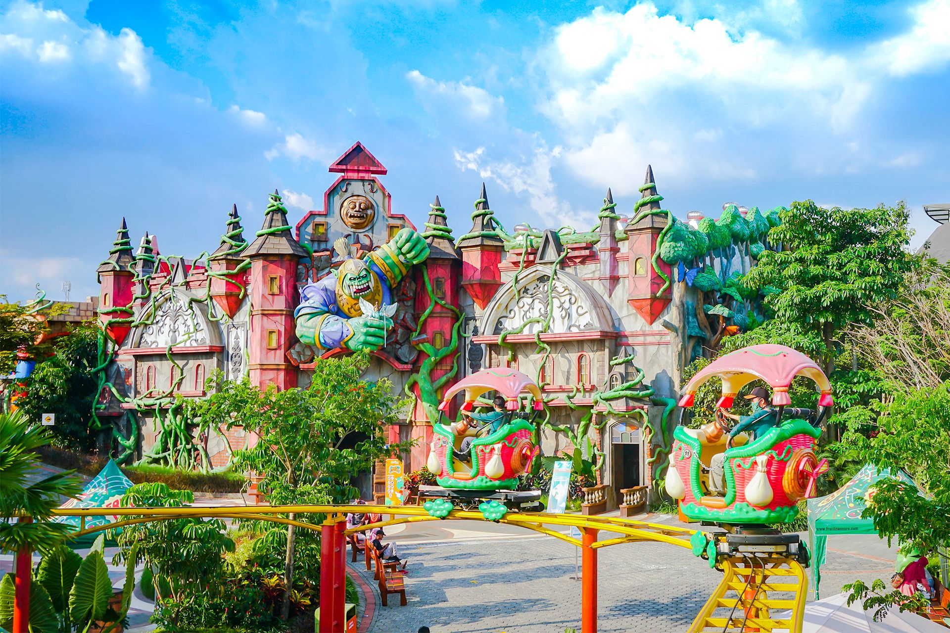 Tiket Masuk Saloka Theme Park Harga Promo - tiket.com
