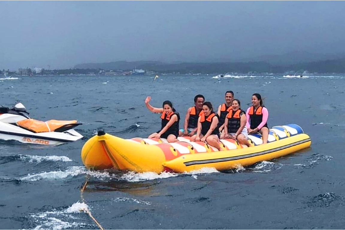 Banana Boat Ride in Boracay Vr9XvNPI