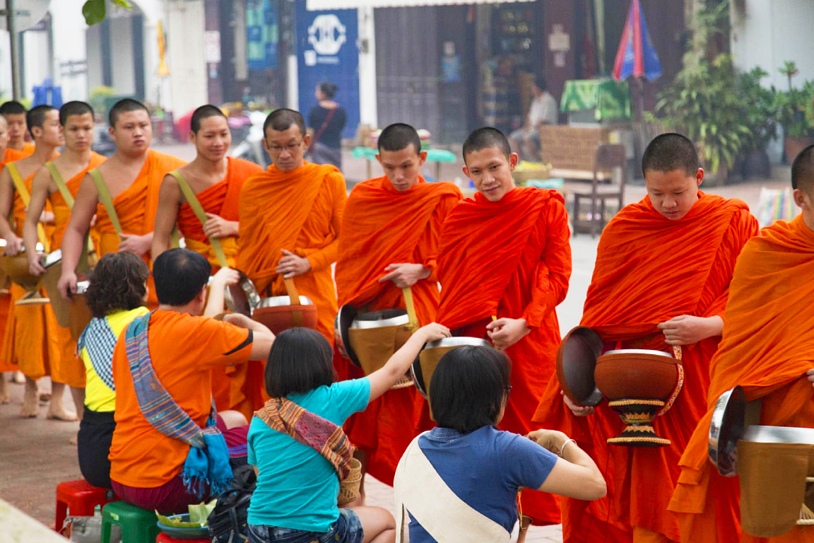 Morning Alms Giving Experience mVFfIPVG-backdrop