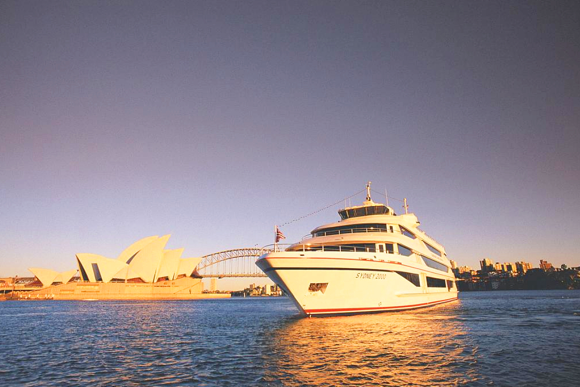 Sydney Harbour Sunset Dinner Cruise by Captain Cook xyvc9CmQ