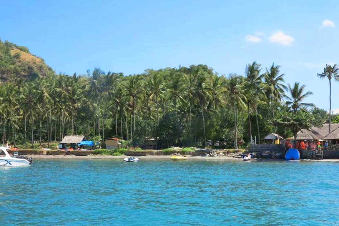 Snorkeling at Labuhan Amuk Beach Z9AoV7ii