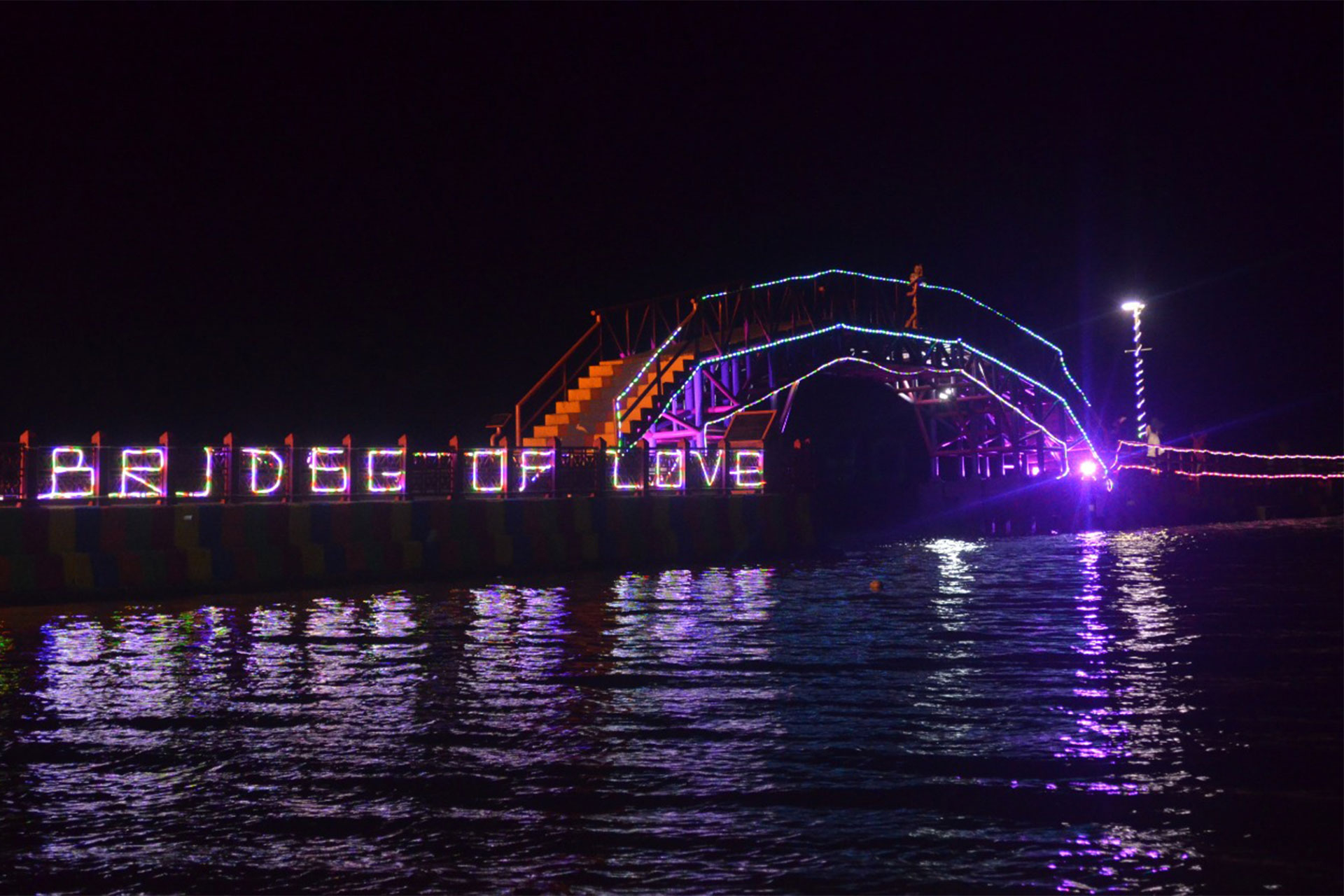 tidung-jembatan-cinta.jpg-backdrop