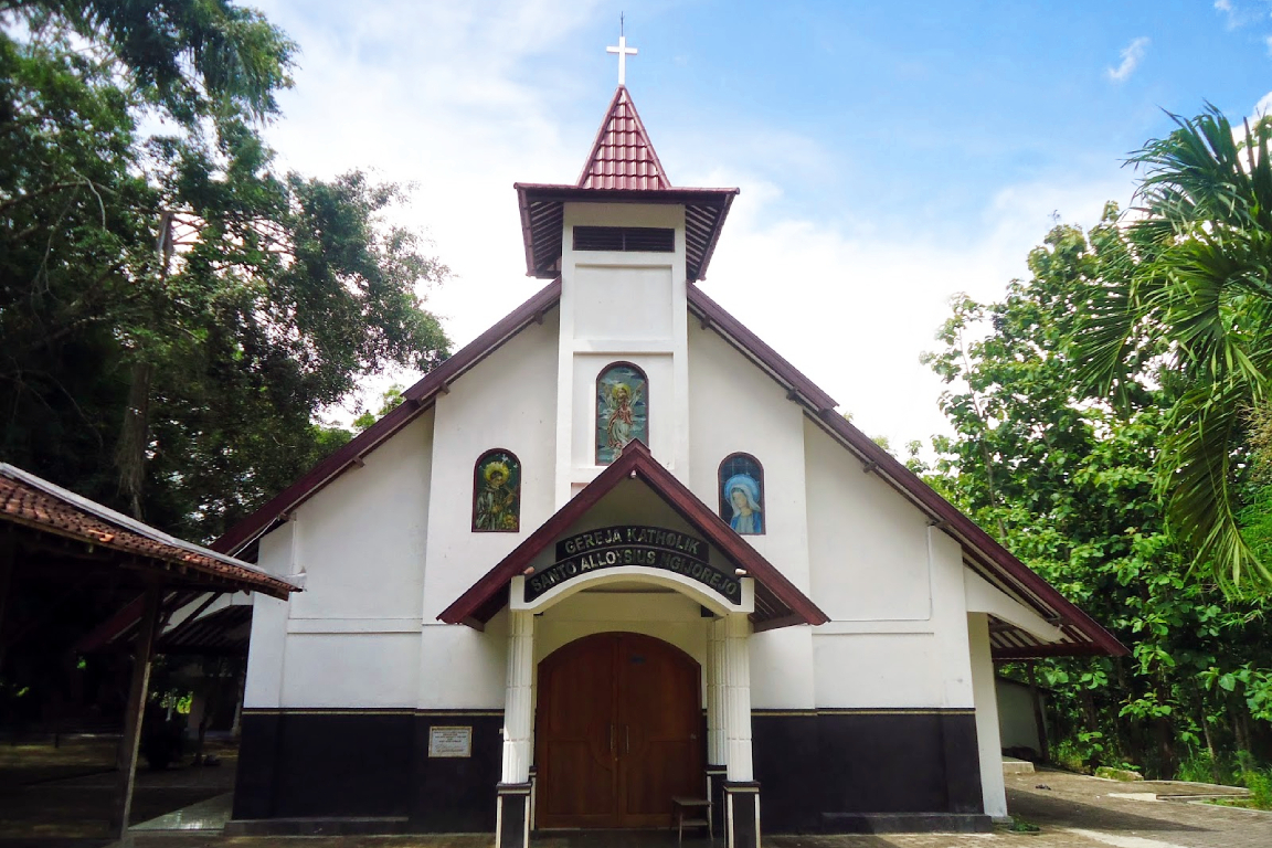 Wisata Rohani 1 Hari Gua Maria Sendang Rosario Ngijorejo, Gua Maria ...