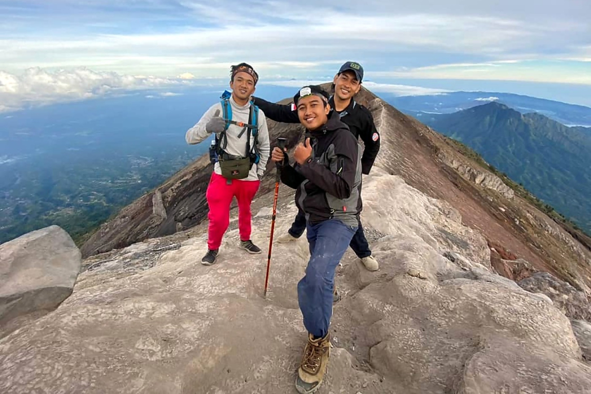 Mendaki Gunung Agung Via Pura Besakih by Ubud Sunrise Hiking2.jpg