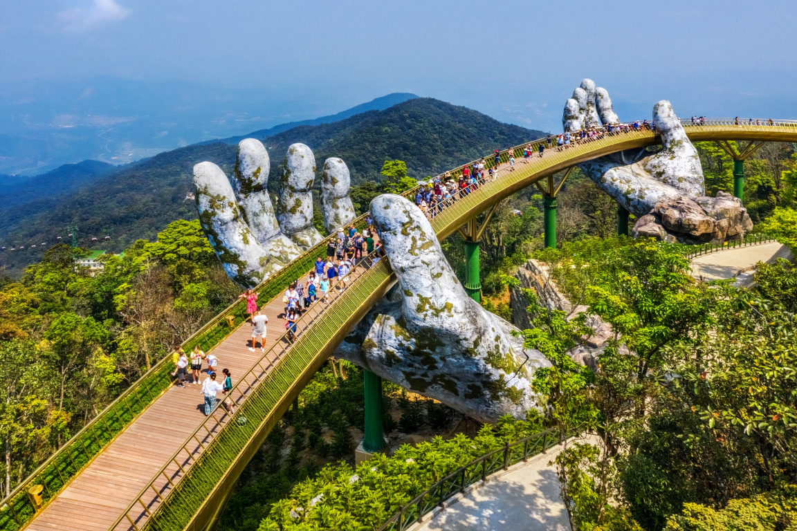 Private Car Service Between Hoi An and Ba Na Hills 6U9FWtcQ