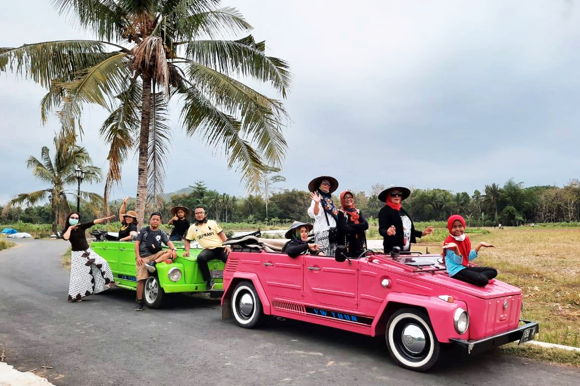 VW Tour Borobudur1.jpg-backdrop