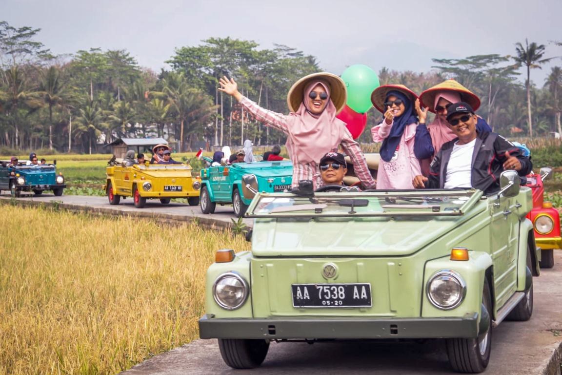 VW Tour Borobudur2.jpg