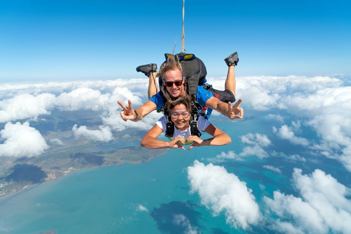 Airlie Beach Tandem Skydive oPJnOm6y-backdrop