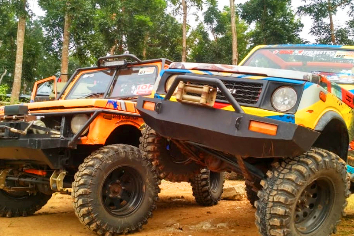 Jeep Wisata Hutan Pinus Mangunan Yogyakarta by GO EXPLORE vsiRoVRd