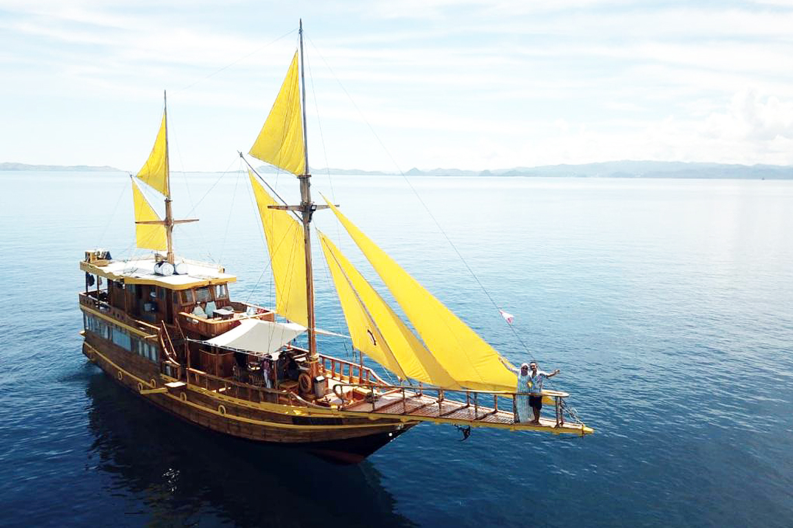 Deluxe Phinisi LOB Sailing By WeTravel1.jpg