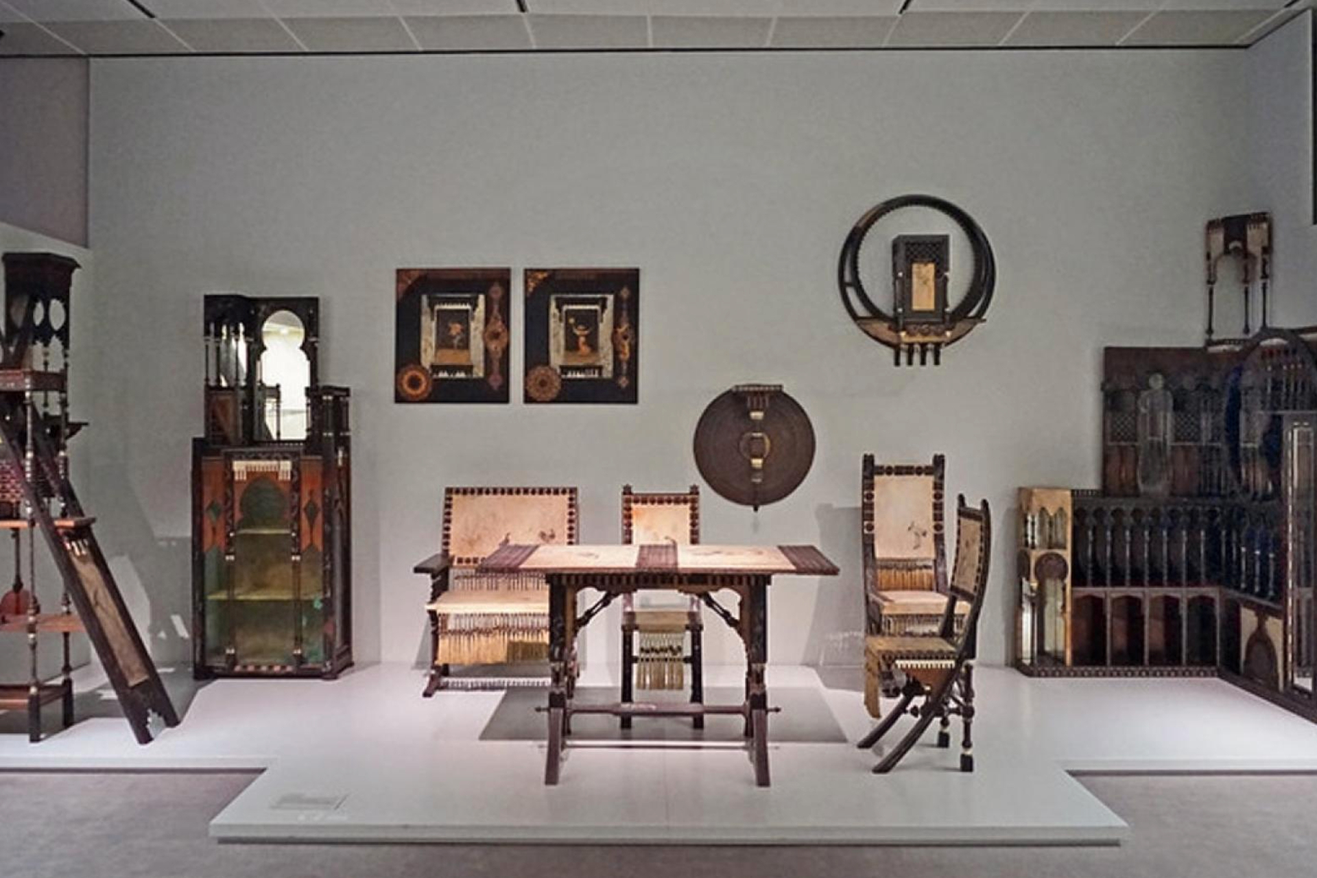 Museum of Decorative Arts (Kunstgewerbemuseum): Skip The Line 13xA8HY1-backdrop