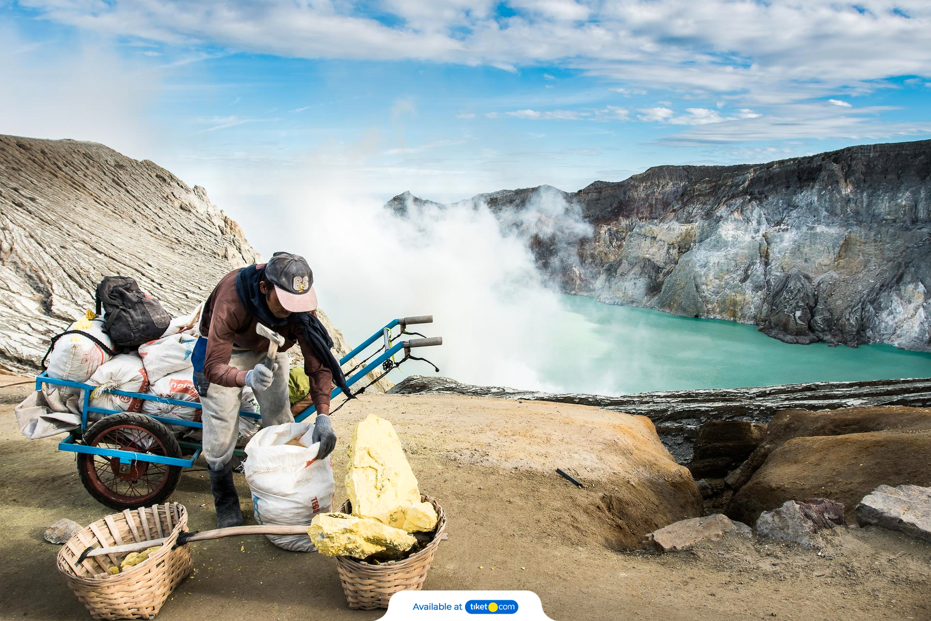 Open Trip Gunung Ijen-Baluran Meeting Point Kota Banyuwangi By Go Explore (6).jpg-backdrop
