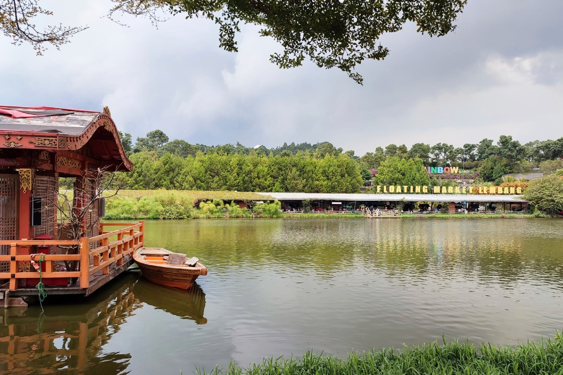 Floating Market In Bandung (5).jpg