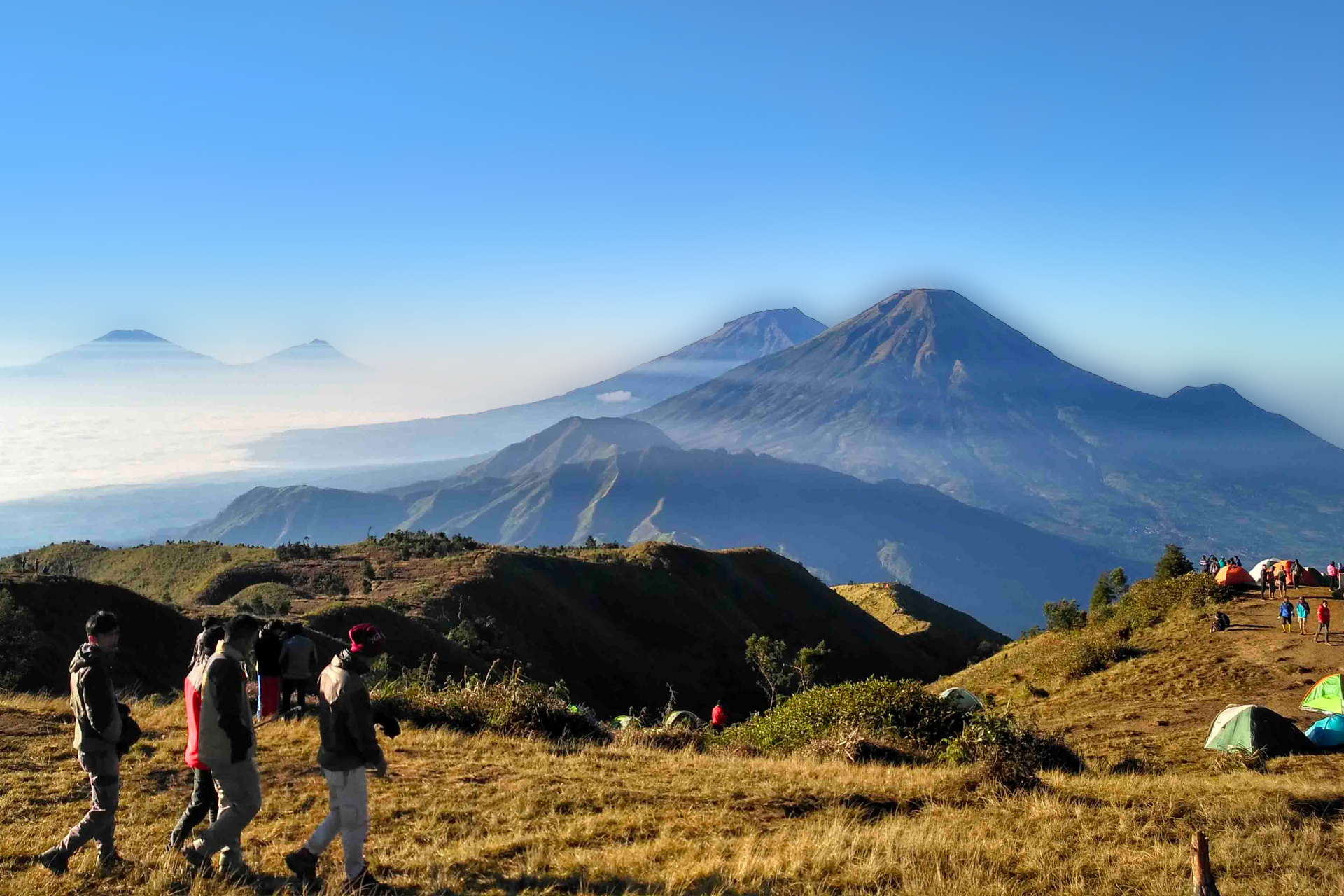 trek gunung prau