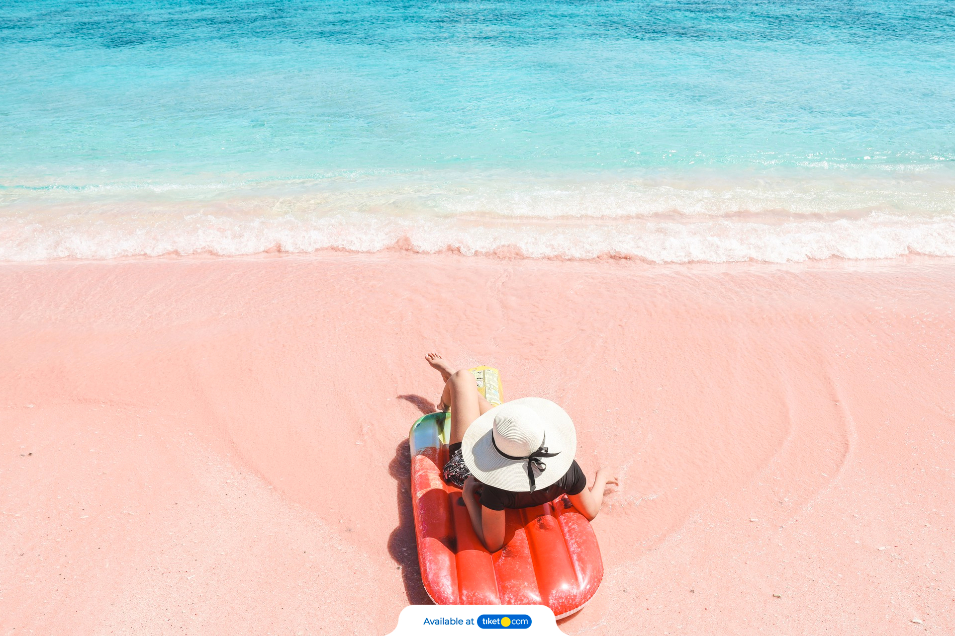 Pink Beach Lombok.jpg-backdrop