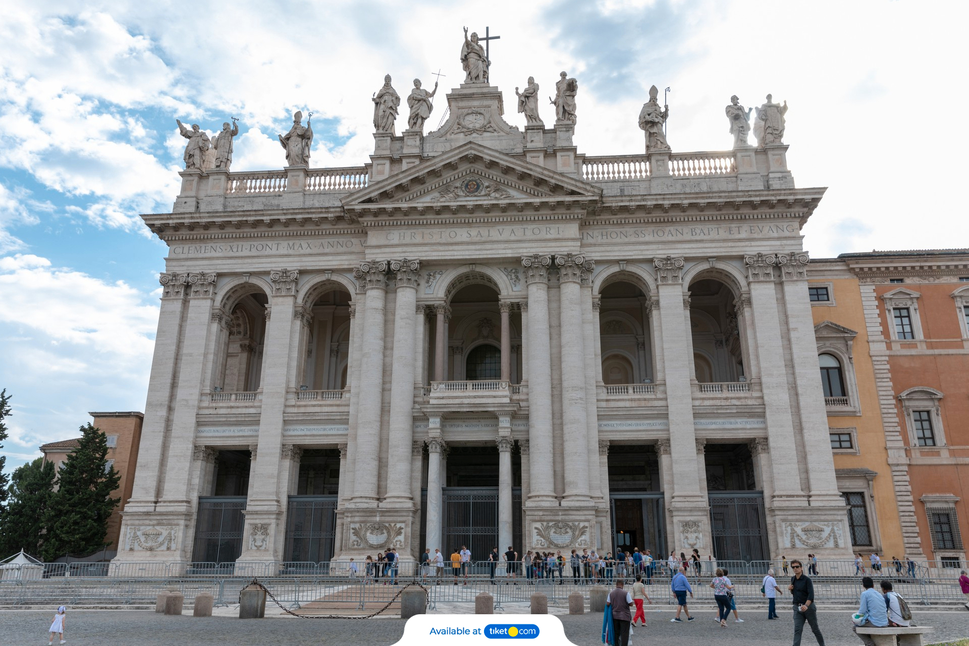 The Archbasilica of St. John Lateran Q2xxIQSv-backdrop