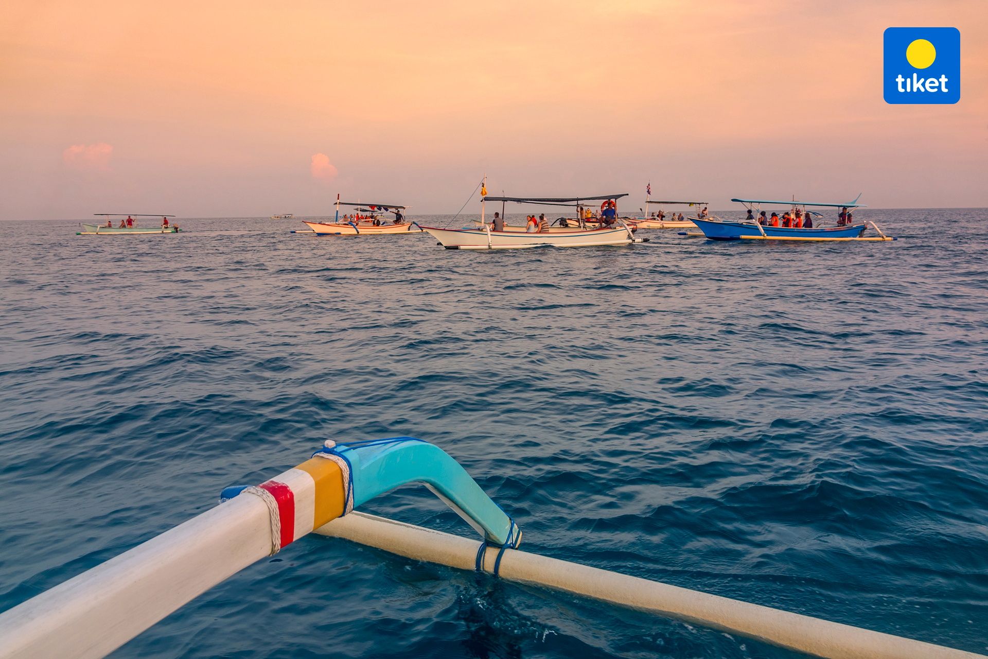 Lovina Dolphin Watching Tour and Snorkeling by Bali Best Adventure 9eKJ6vdq