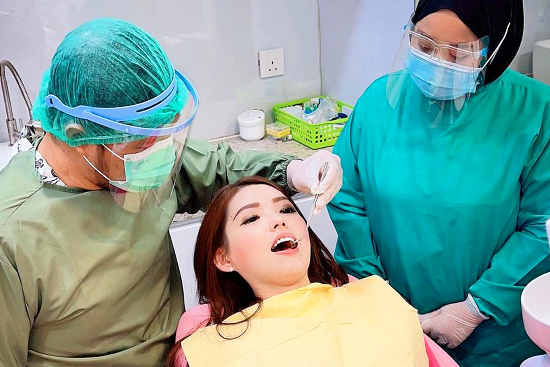 Happy Dental Clinic Mall Bintaro Jaya Xchange 2 yzLHFLdC