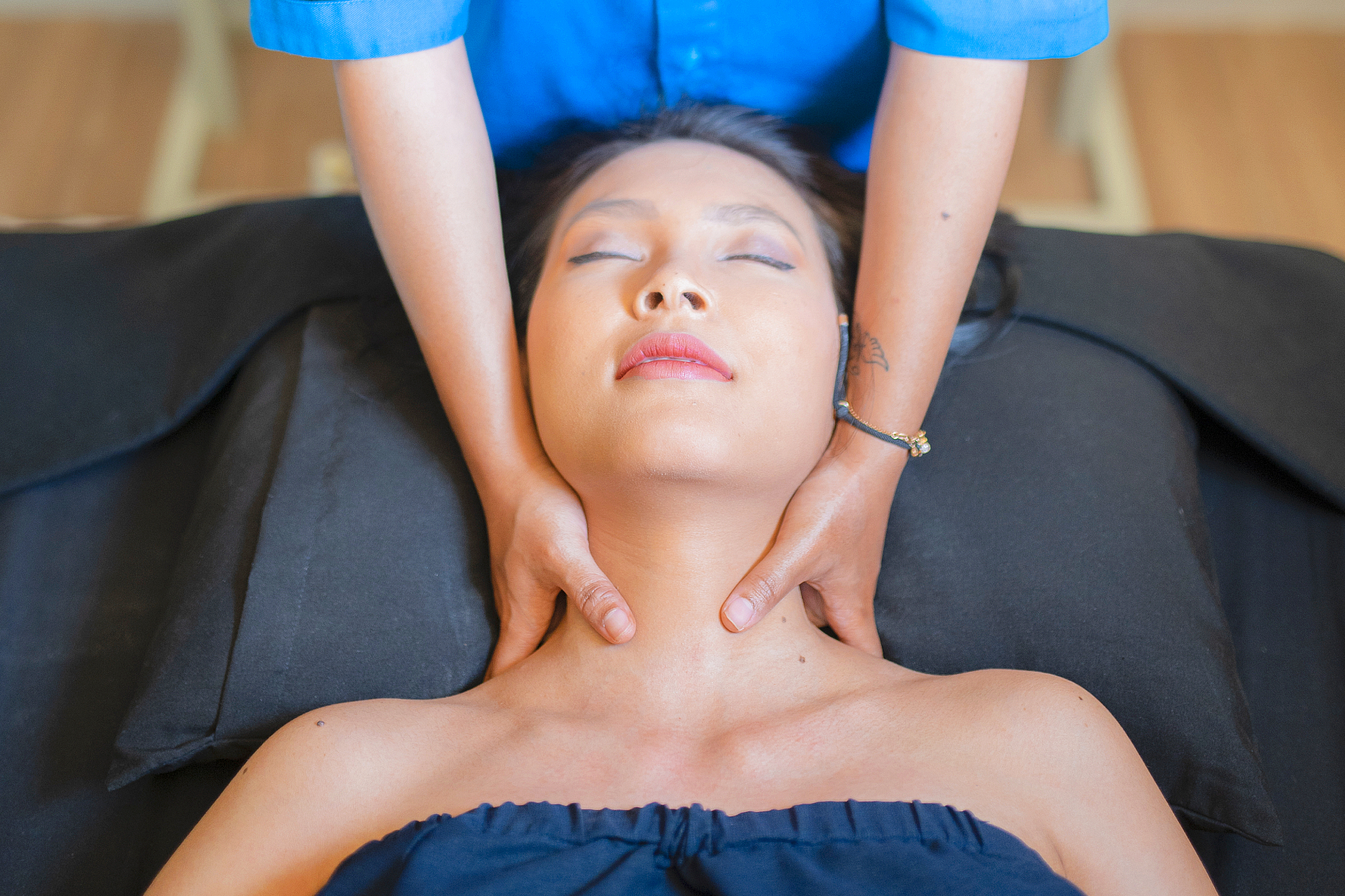 DE WAVE Family Massage & Reflexology PLAZA AMBARRUKMO dNbO6pY4