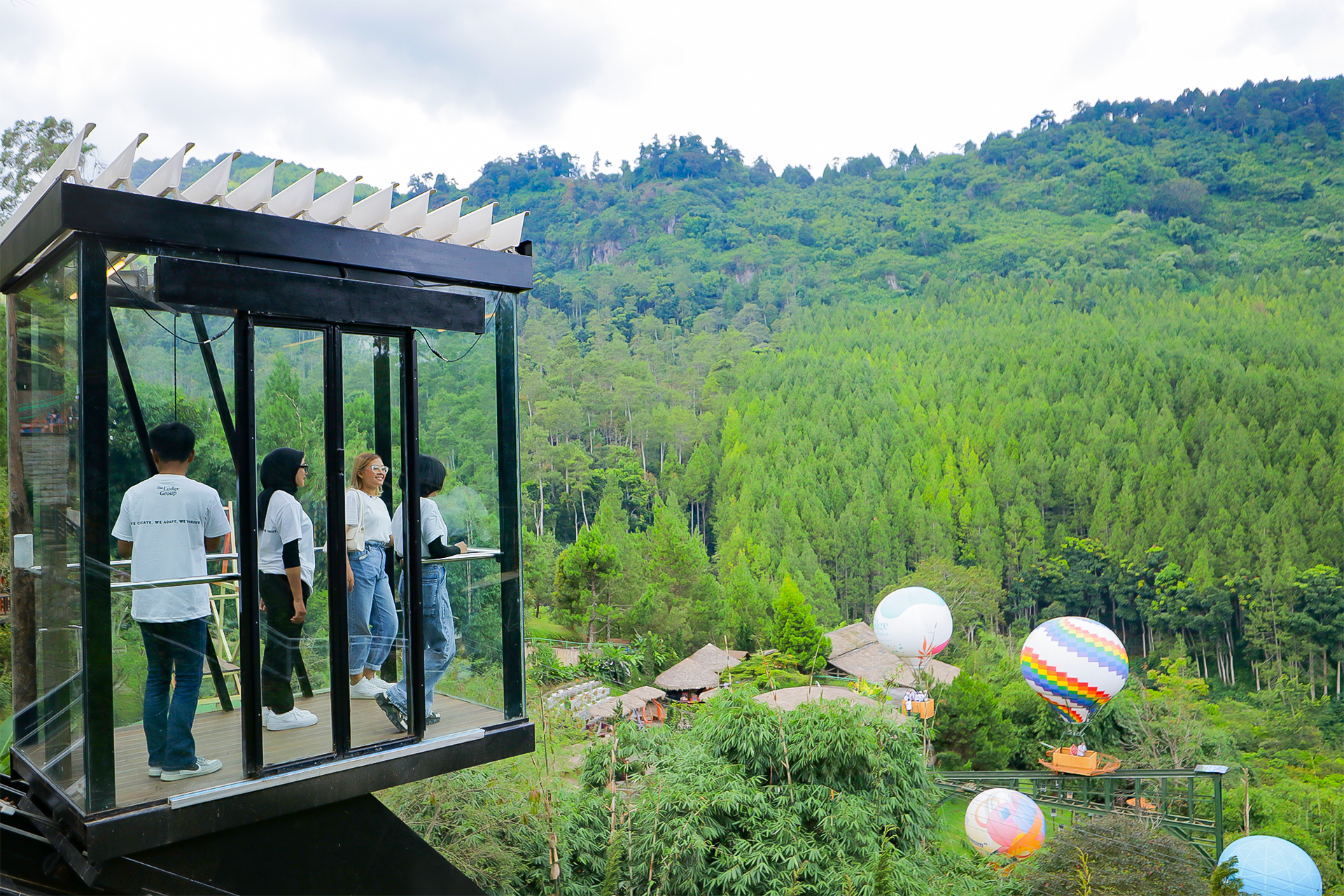 The Lodge Maribaya – Serunya Sepeda Layang dengan View Hutan Pinus