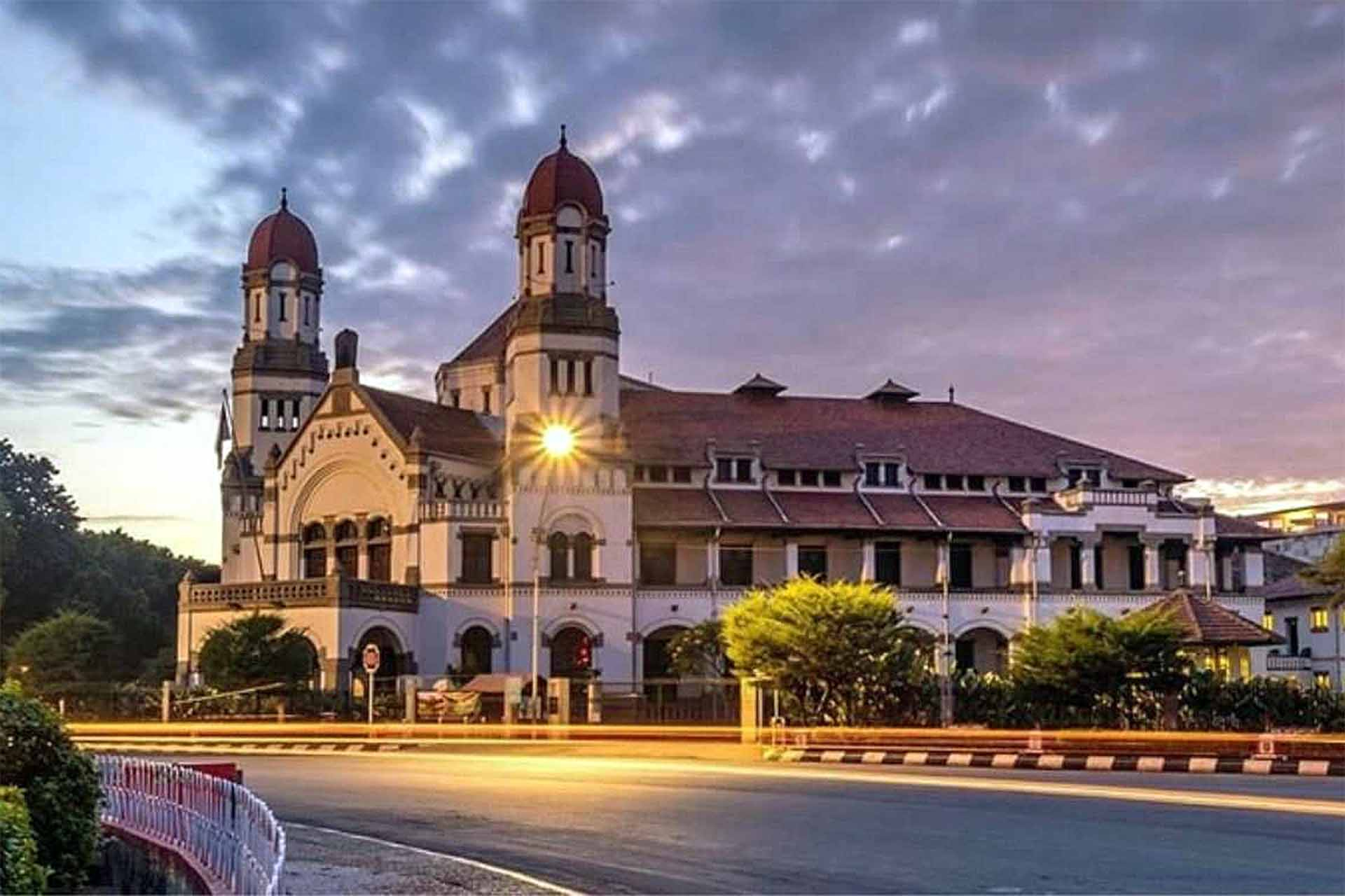 Tour 1 Hari Semarang Lawang Sewu, Sam Poo Kong, Kota Lama, Cimory Diskon  50% Paket Tur
