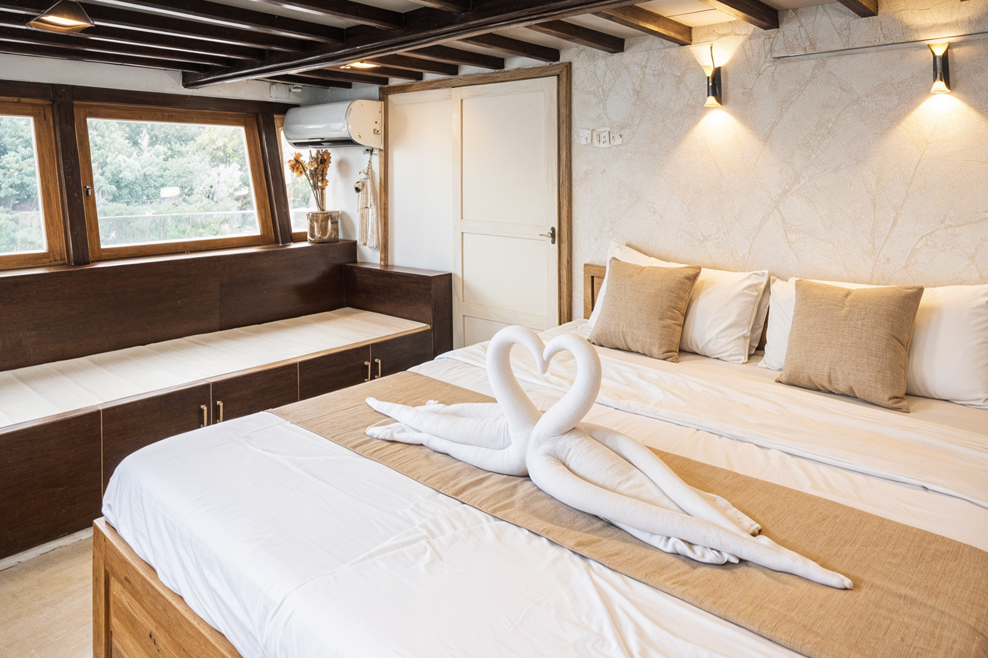3D2N Deluxe Phinisi LOB Sailing by WeTravel sSPrRukW