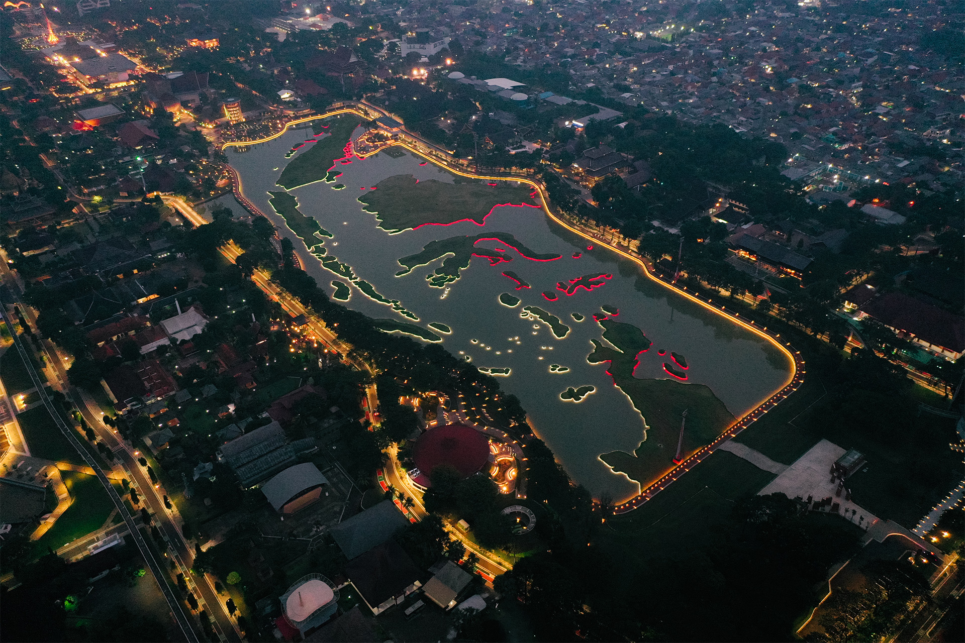 Taman Mini Indonesia Indah IAmqRiky