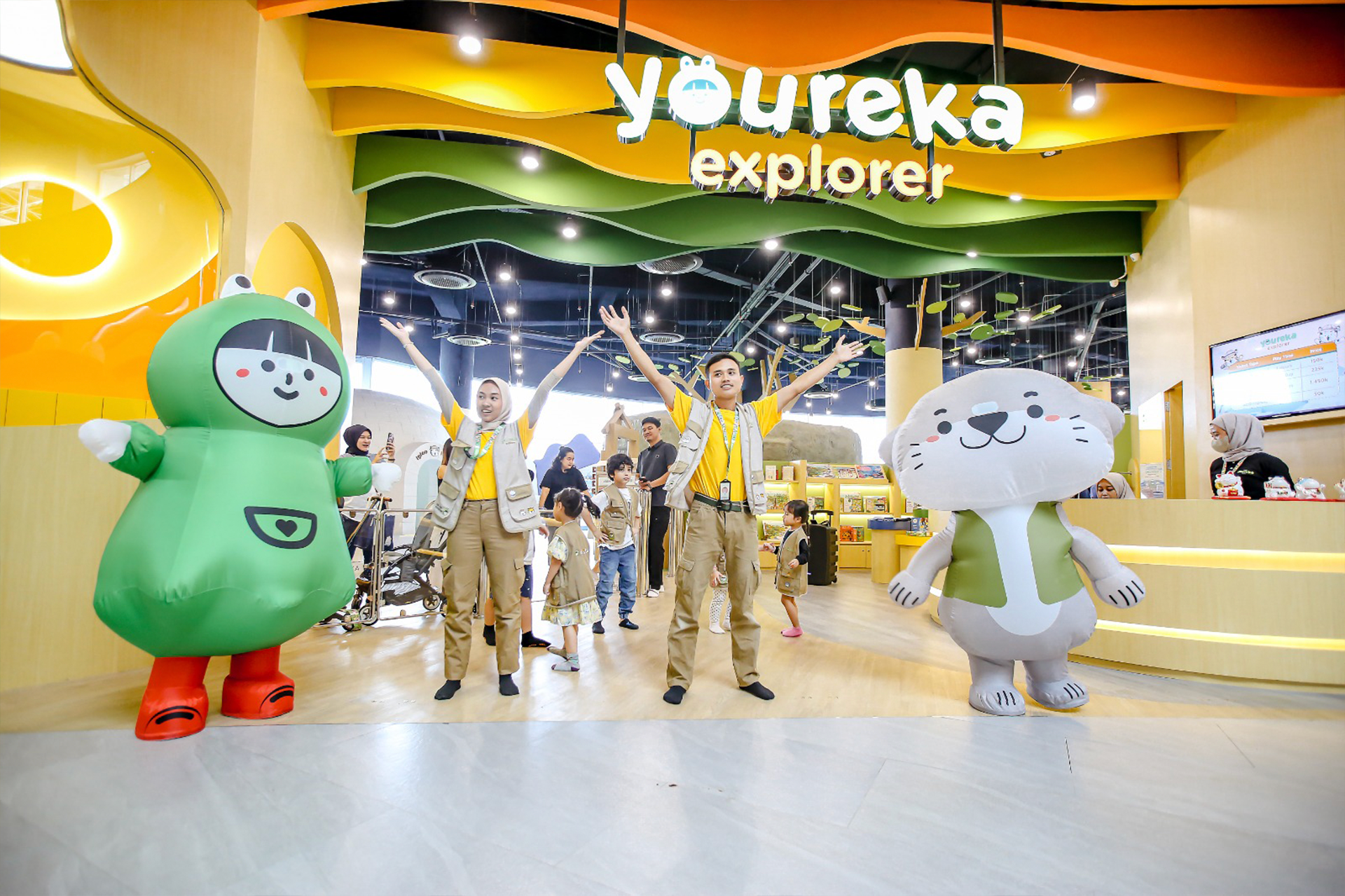 Youreka Explorer Living World Kota Wisata HxYILzGC-backdrop