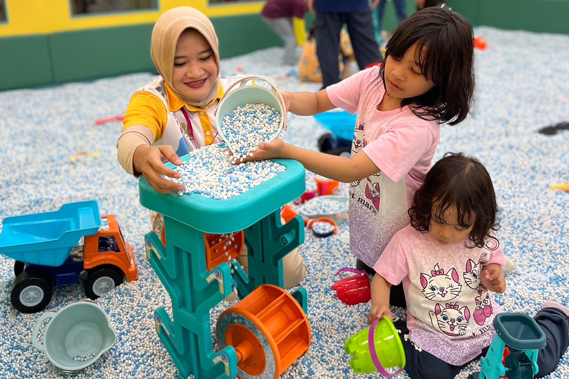 Kids Box Jumbo by Kidzooona Puri Indah Mall KpbeEDI8