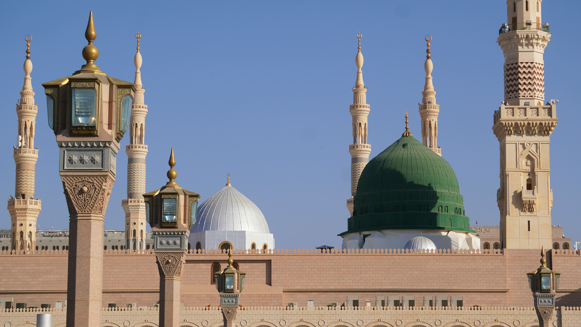 Tips for a Budget-Friendly Umroh DIY in 2026