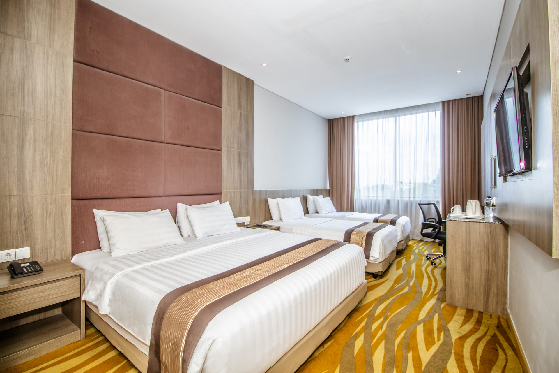 Kamar Keluarga Junior Double atau Ranjang Lain