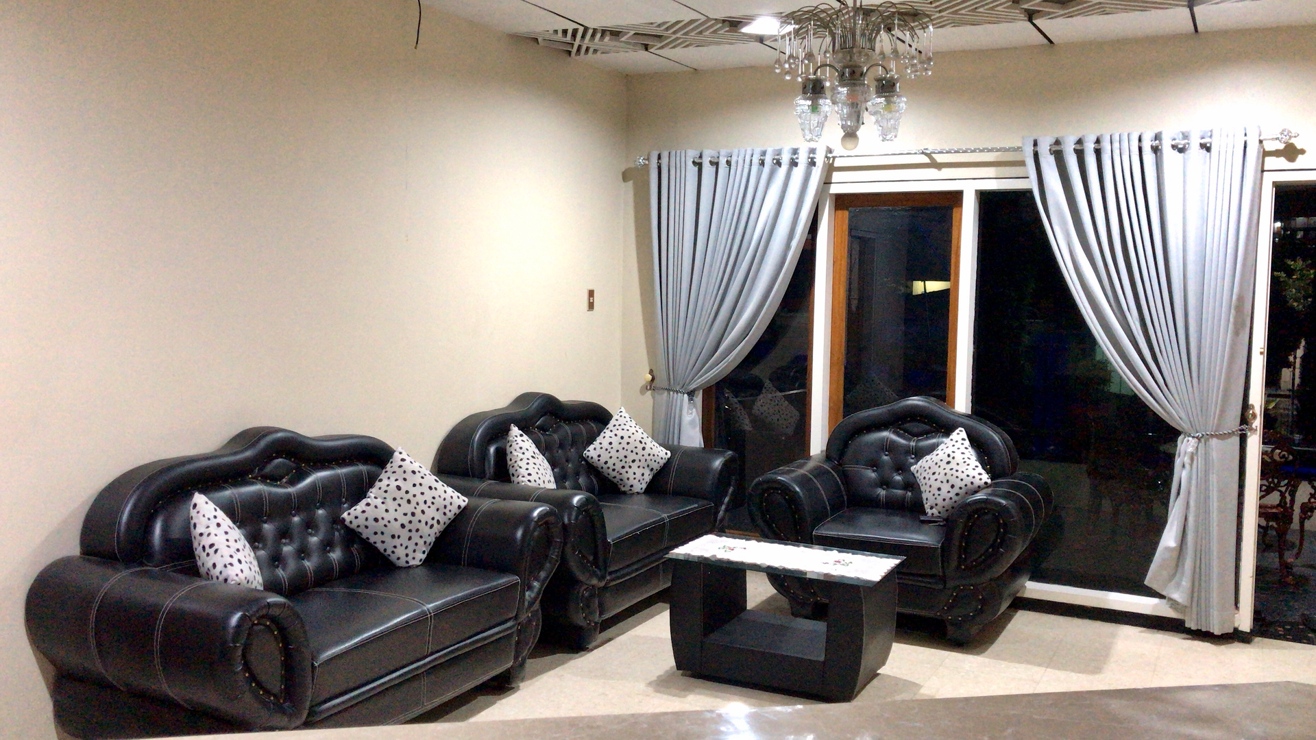 Living Area 5
