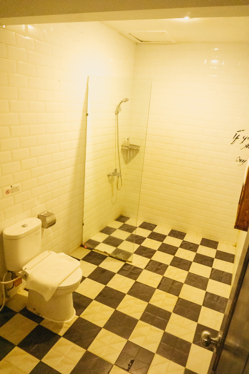 Bathroom 13