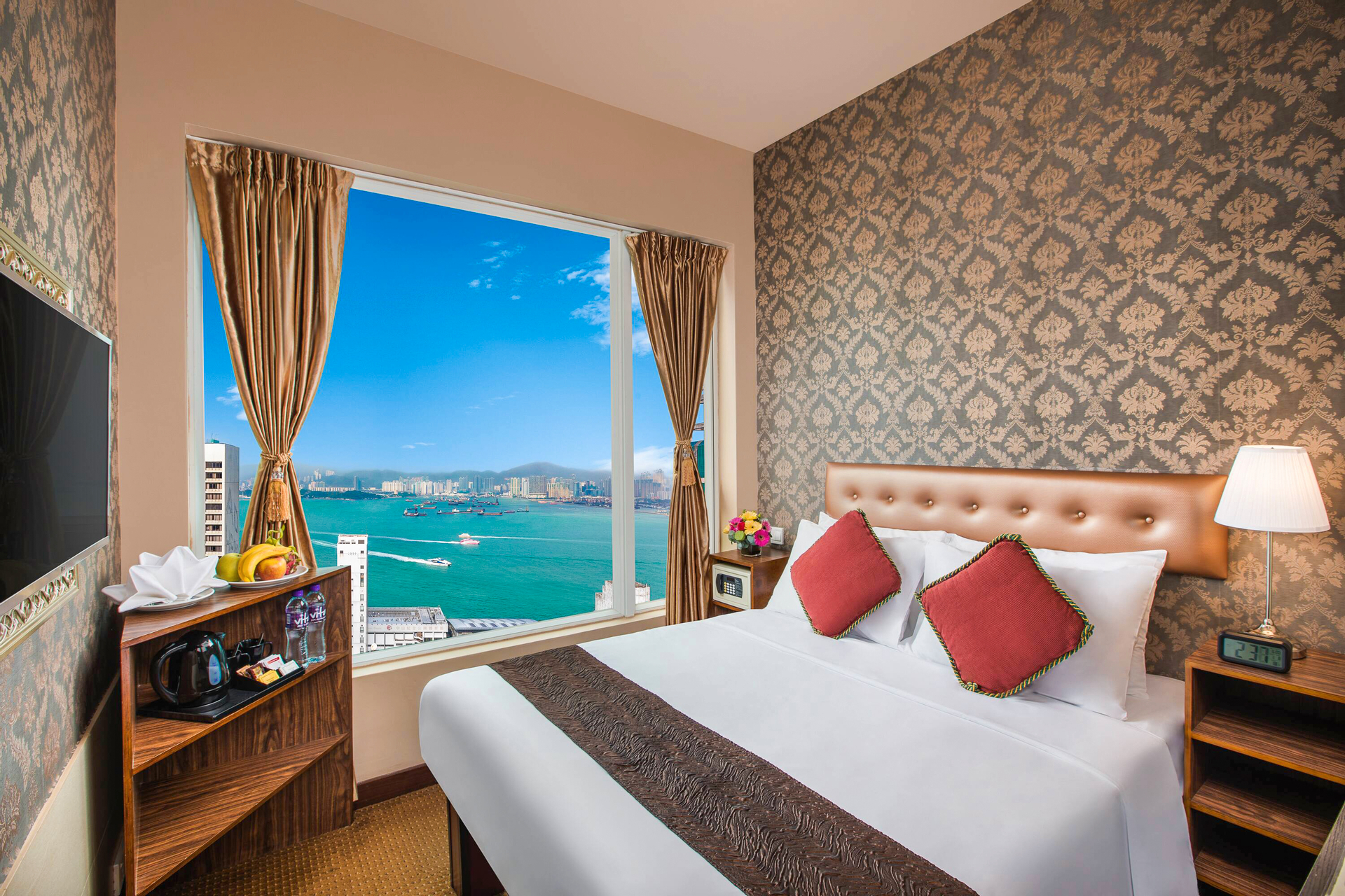 Bedroom 2, Ramada by Wyndham Hong Kong Harbour View, Central and Western