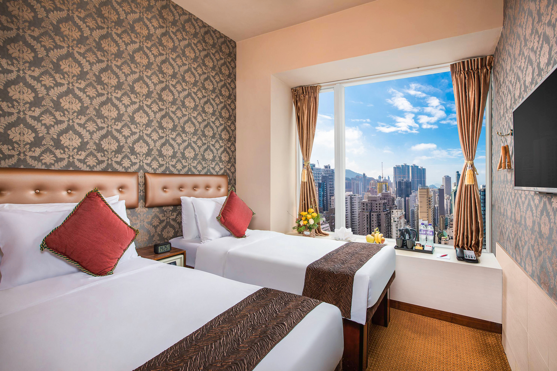 Bedroom 3, Ramada by Wyndham Hong Kong Harbour View, Central and Western