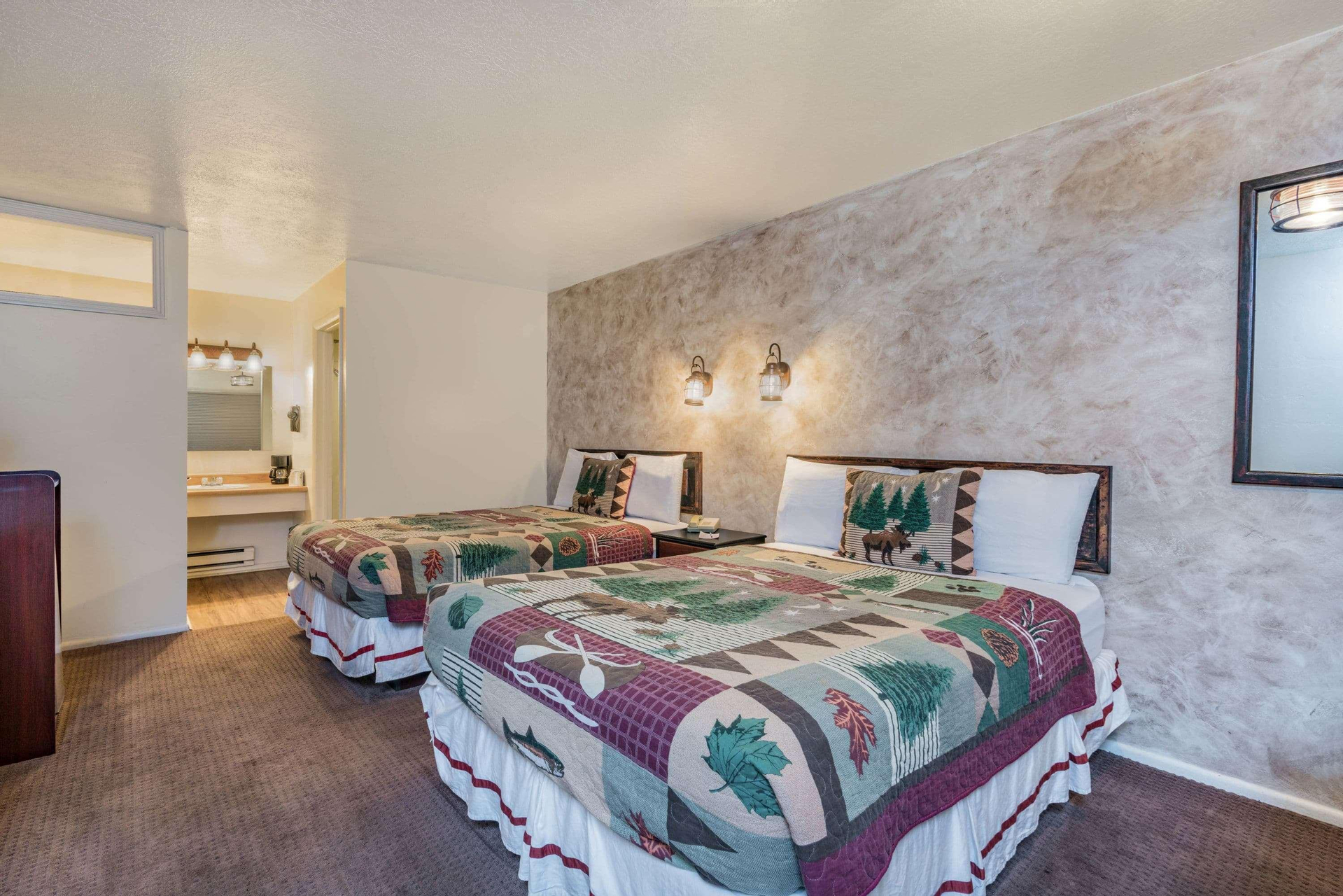 Bedroom 3, Travelodge by Wyndham Salina, Sevier