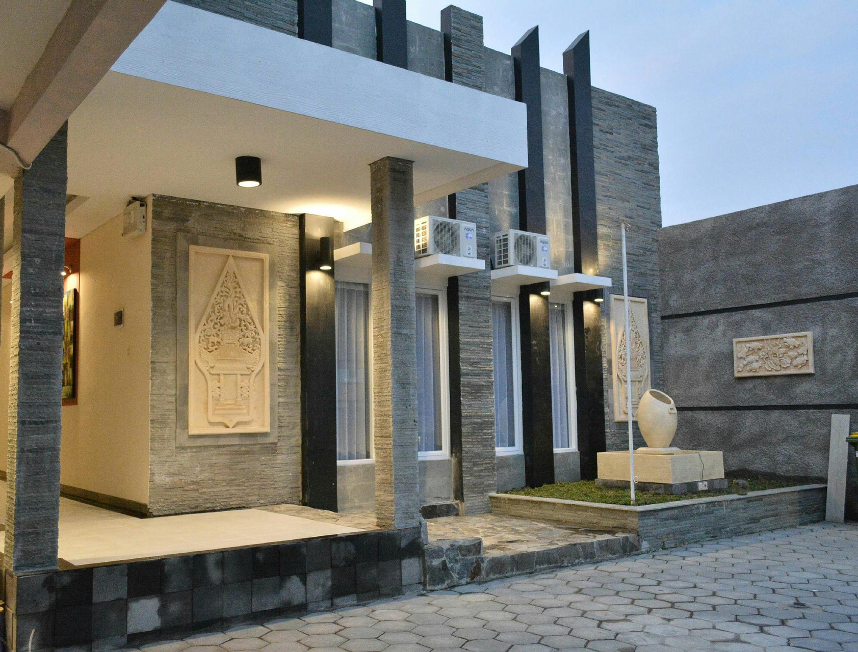 Exterior & Views 1, Chorus Family Homestay, Yogyakarta