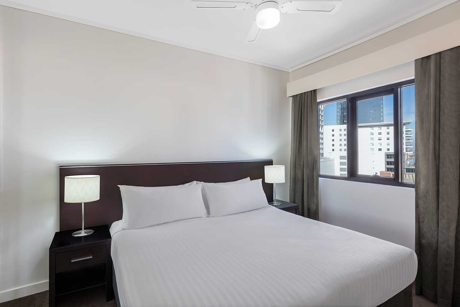 Kamar dengan Ranjang Queen