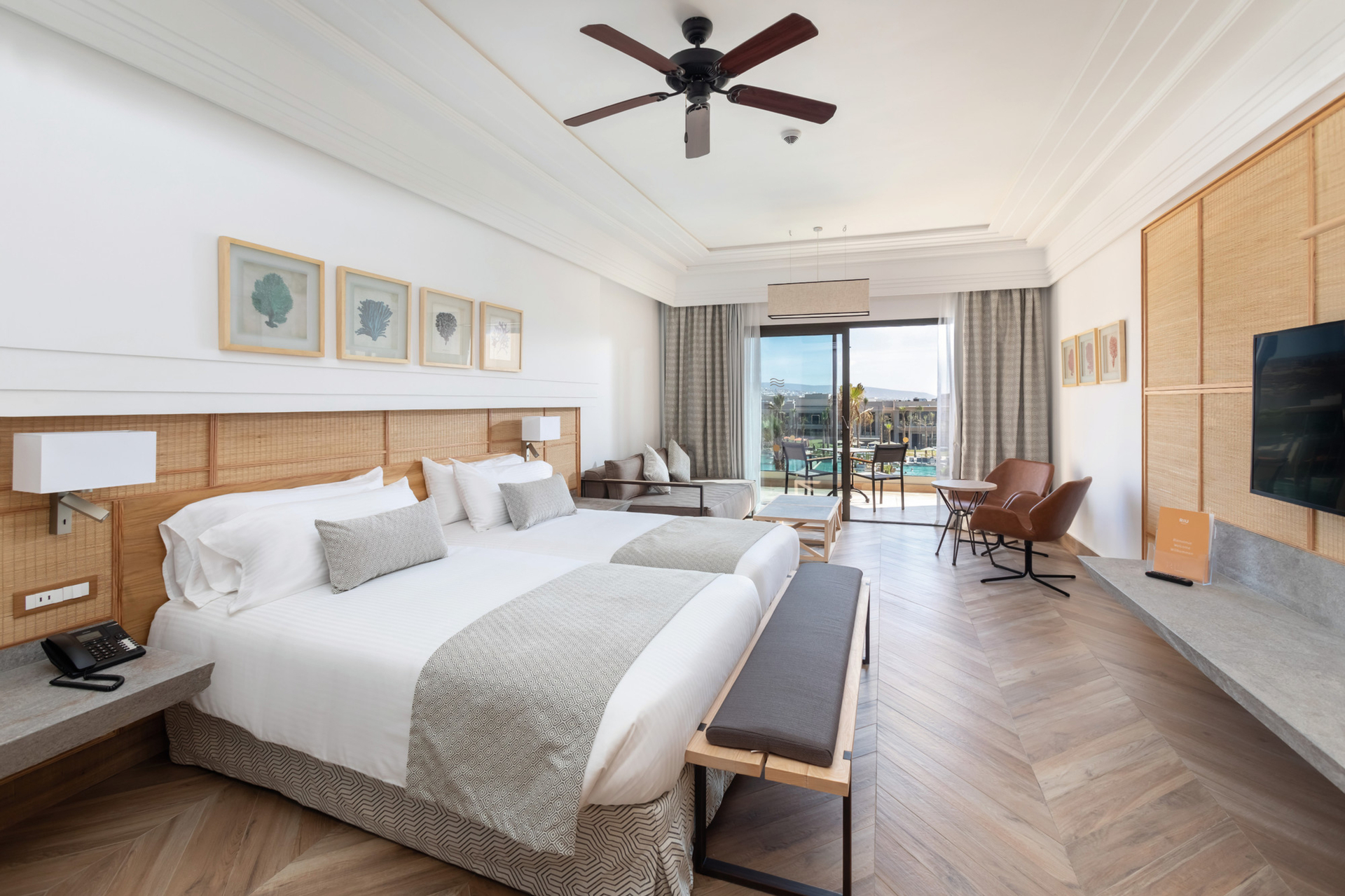 Room with Double or Twin Bed - Partial sea View
