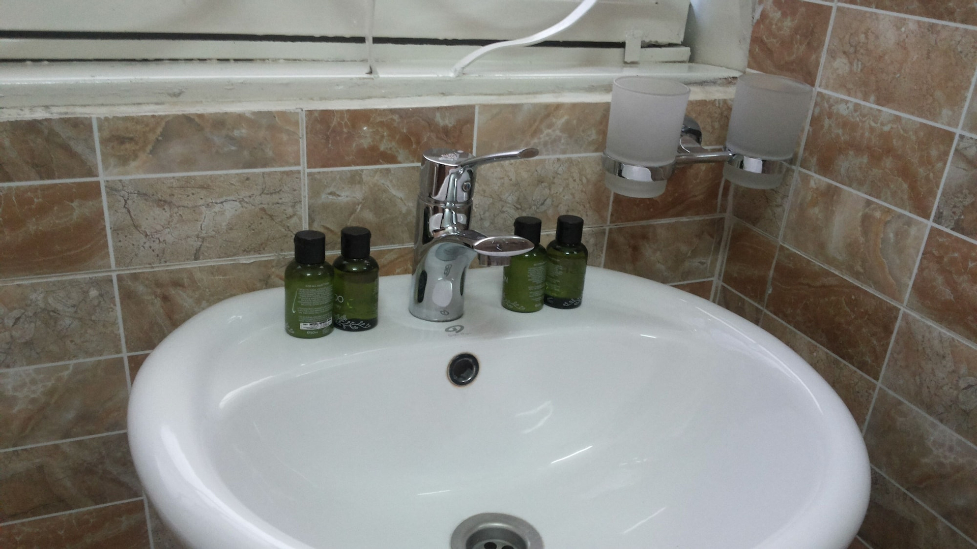 Bathroom amenities 33