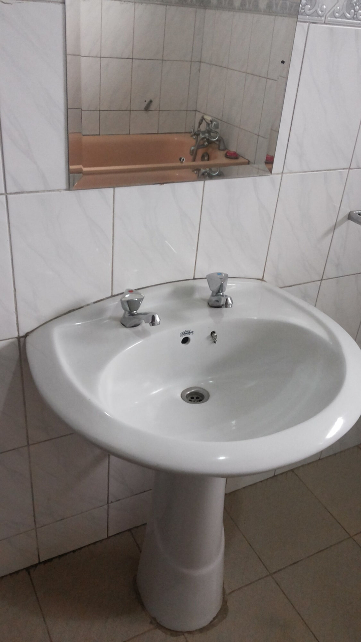 Bathroom sink 32