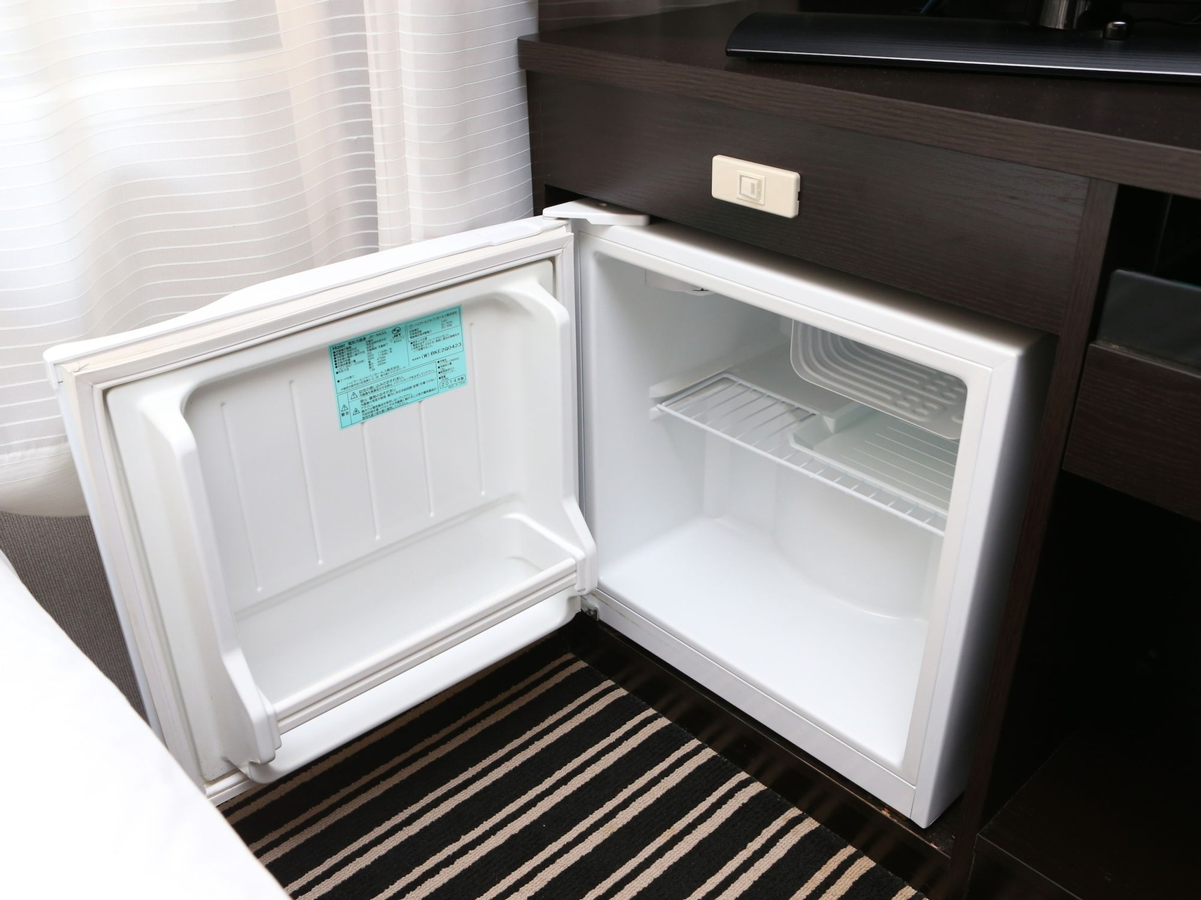 Mini-refrigerator 19
