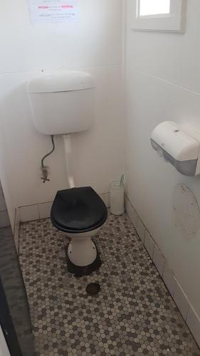 Bathroom, Orbost Club Hotel, E. Gippsland - Orbost